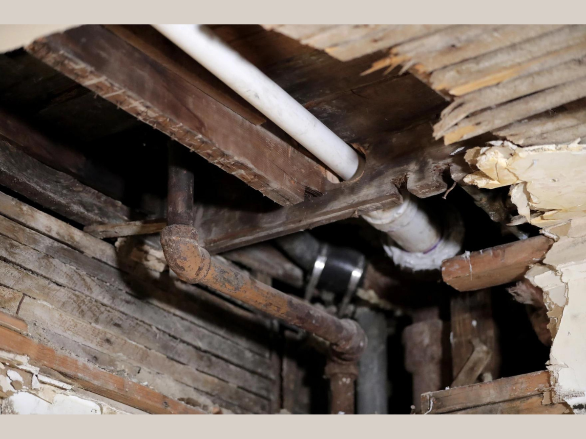 lead pipes in ceiling